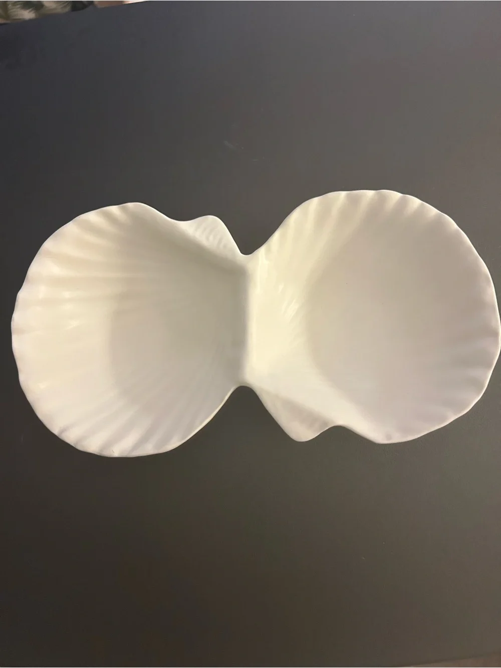 Pottery Barn Divided Nut /Candy Ivory Ceramic Seashell Dish. 10 1/2” EUC